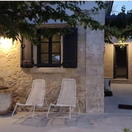 Villa Aiolia Kondoyenadha Ngoại thất bức ảnh