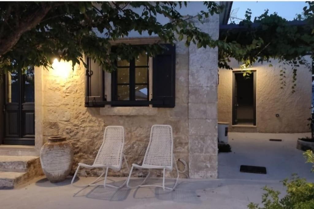 Villa Aiolia Kondoyenadha Ngoại thất bức ảnh