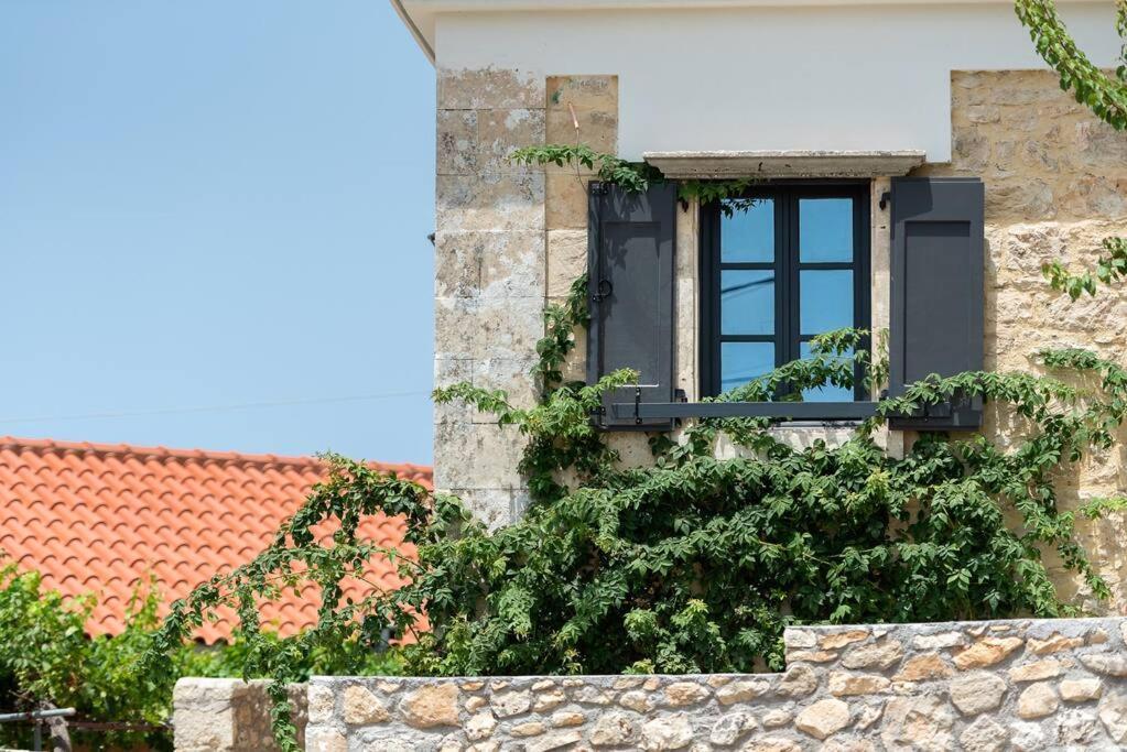 Villa Aiolia Kondoyenadha Ngoại thất bức ảnh