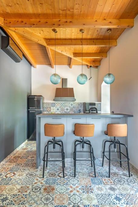Villa Aiolia Kondoyenadha Ngoại thất bức ảnh