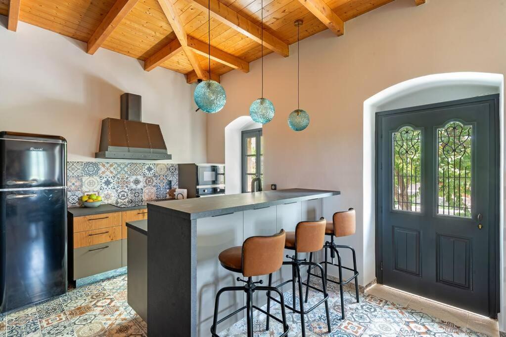 Villa Aiolia Kondoyenadha Ngoại thất bức ảnh