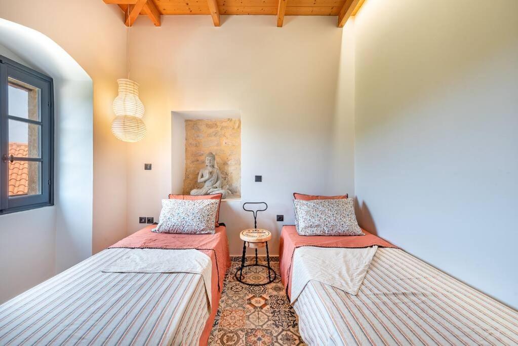 Villa Aiolia Kondoyenadha Ngoại thất bức ảnh
